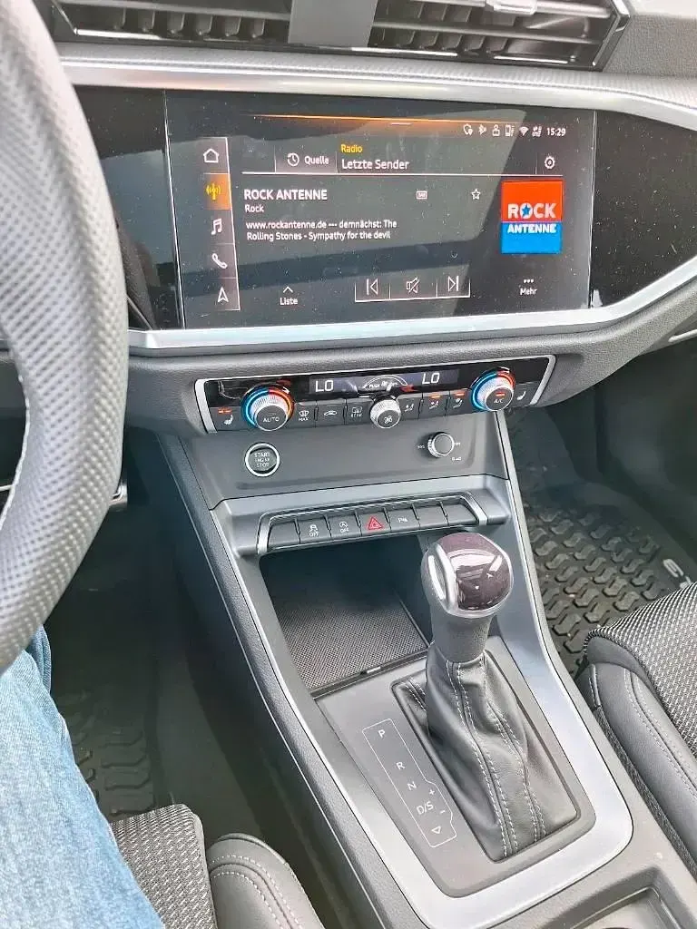 Neu Audi Q3 S-Line 190 PS (139 kW) 2025 Grau SUV