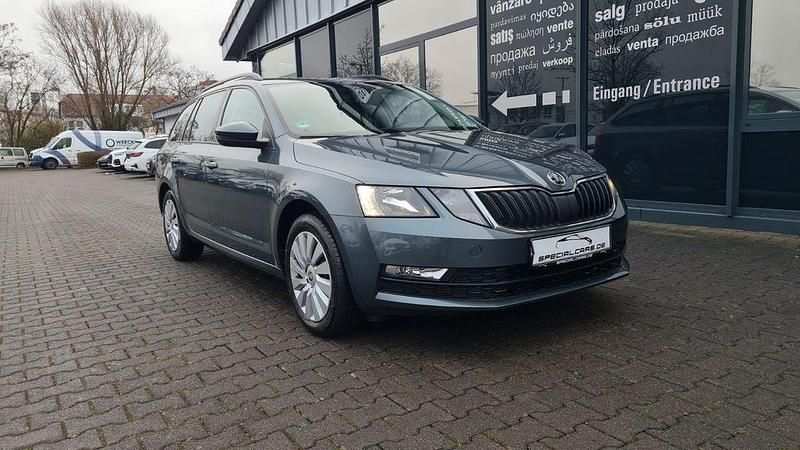 Grau Gebraucht 2018 Skoda Octavia Ambition Kombi | 8.890 € (Guter Preis) - Bild 1/4
