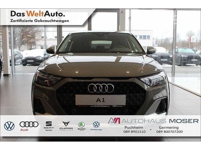 Neu Audi A1 S-Line 116 PS (85 kW) 2025 Chronosgrau metallic Limousine