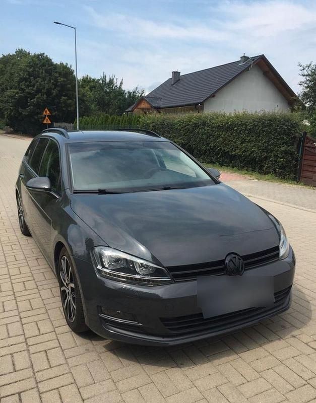 Grau Gebraucht 2015 VW Golf VII Trendline Kombi | 6.999 € (Fairer Preis) - Bild 1/4