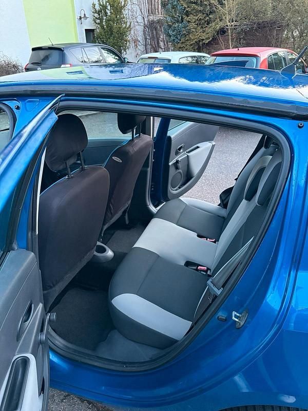 Gebraucht Renault Clio II 75 PS (55 kW) 2010 Blau Kleinwagen