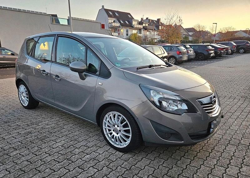 Gebraucht Opel Meriva 115 PS (84 kW) 2010 Beige Van / Kleinbus