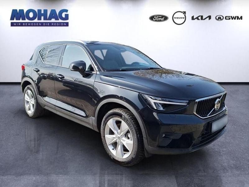 Gebraucht Volvo XC40 Core 163 PS (119 kW) 2024 Schwarz SUV