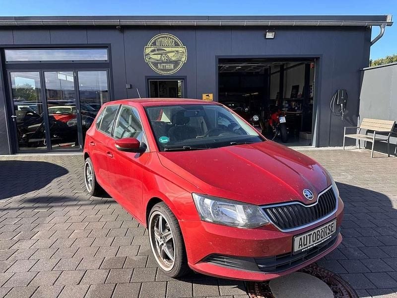 Rio rot metalic Gebraucht 2016 Skoda Fabia Ambition Limousine | 3.999 € (Fairer Preis) - Bild 1/4