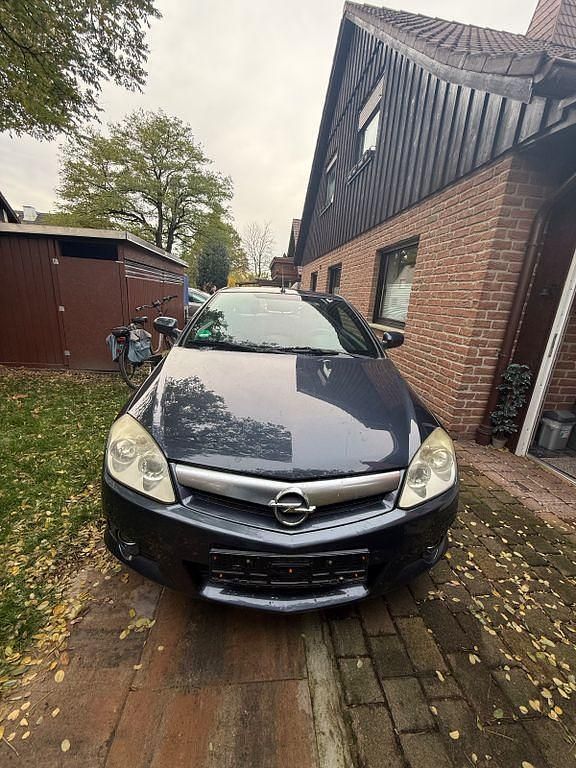 Grau Gebraucht 2008 Opel Tigra Cabrio | 1.550 € (Guter Preis) - Bild 1/4