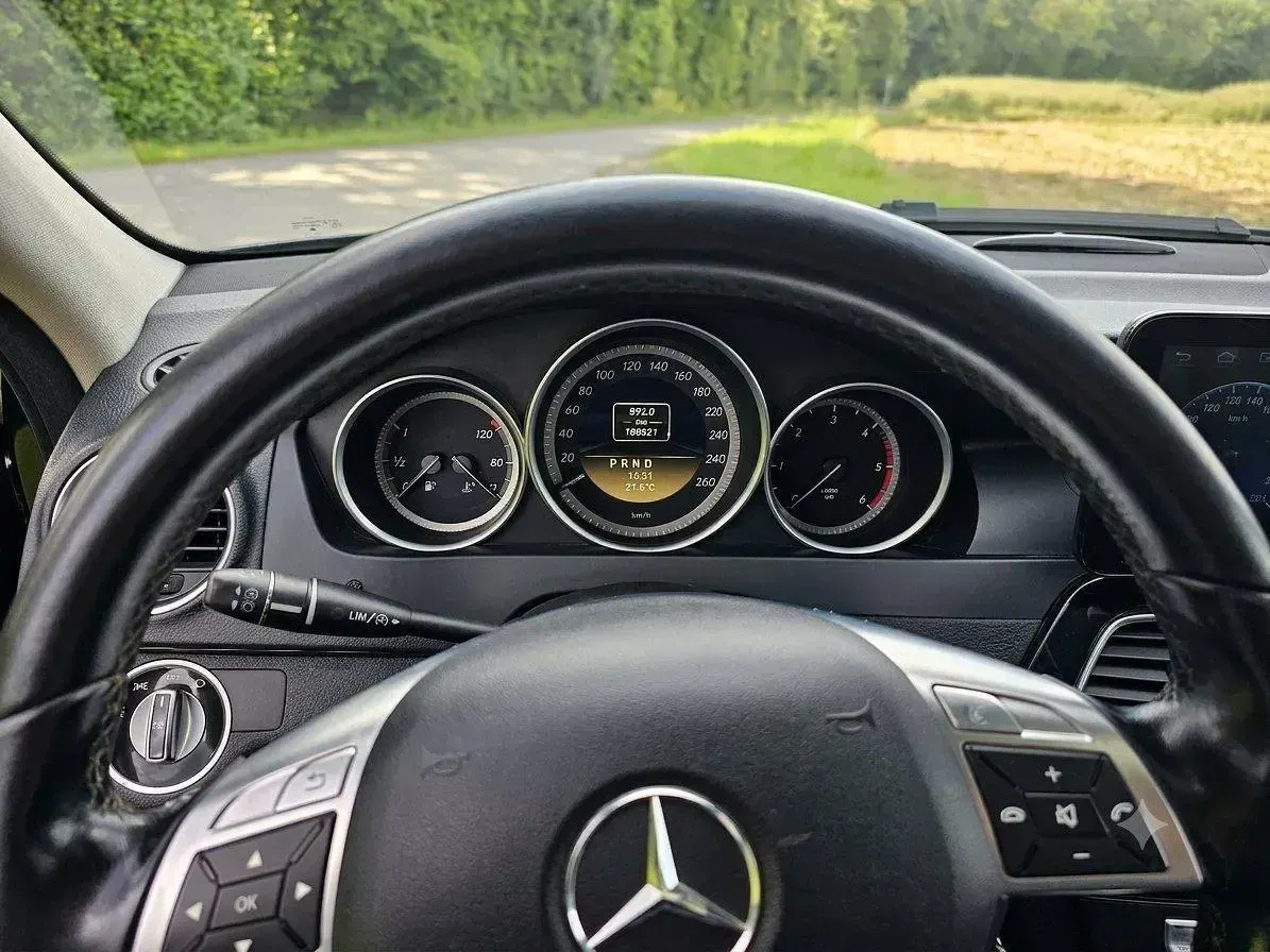 Gebraucht Mercedes C250 Avantgarde 204 PS (150 kW) 2012 Schwarz Kombi