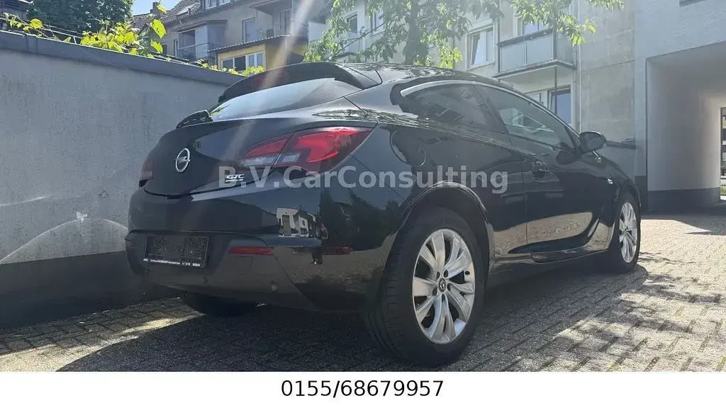 Gebraucht Opel Astra GTC 136 PS (100 kW) 2015 Schwarz Kleinwagen