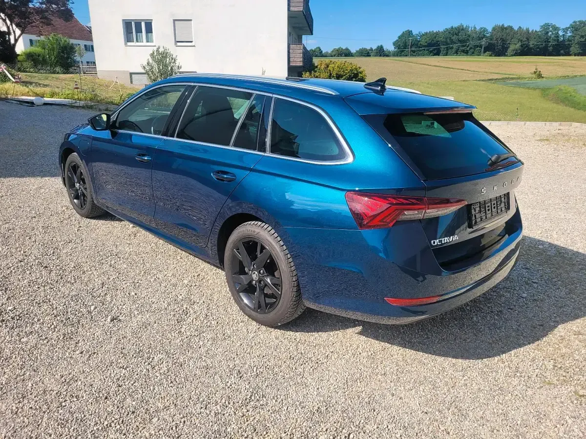 Gebraucht Skoda Octavia 204 PS (150 kW) 2022 Blau Kombi
