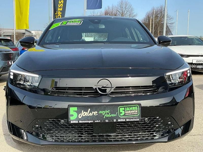 Gebraucht Opel Corsa-e 100 kW (136 PS) 2023 Lackierung schwarz Kleinwagen