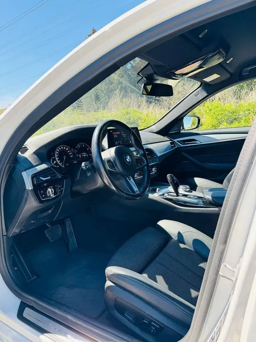 Gebraucht BMW 520 Sport Line 190 PS (139 kW) 2019 Weiß Limousine