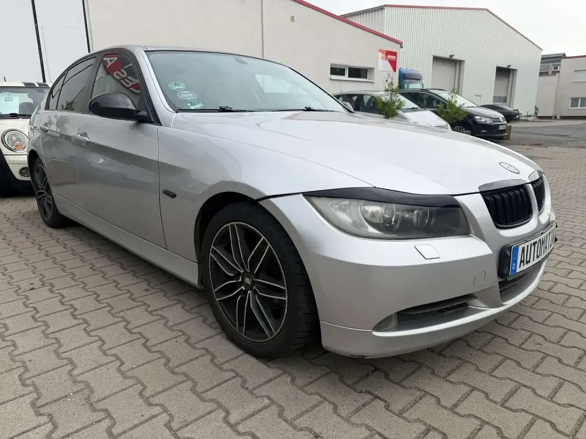 Gebraucht BMW 320 150 PS (110 kW) 2005 Silber Limousine