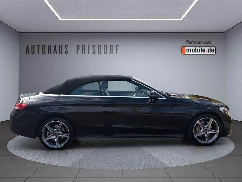 Second-hand Mercedes C220 AMG 170 CP (125 kW) 2018 Negru Cabrio