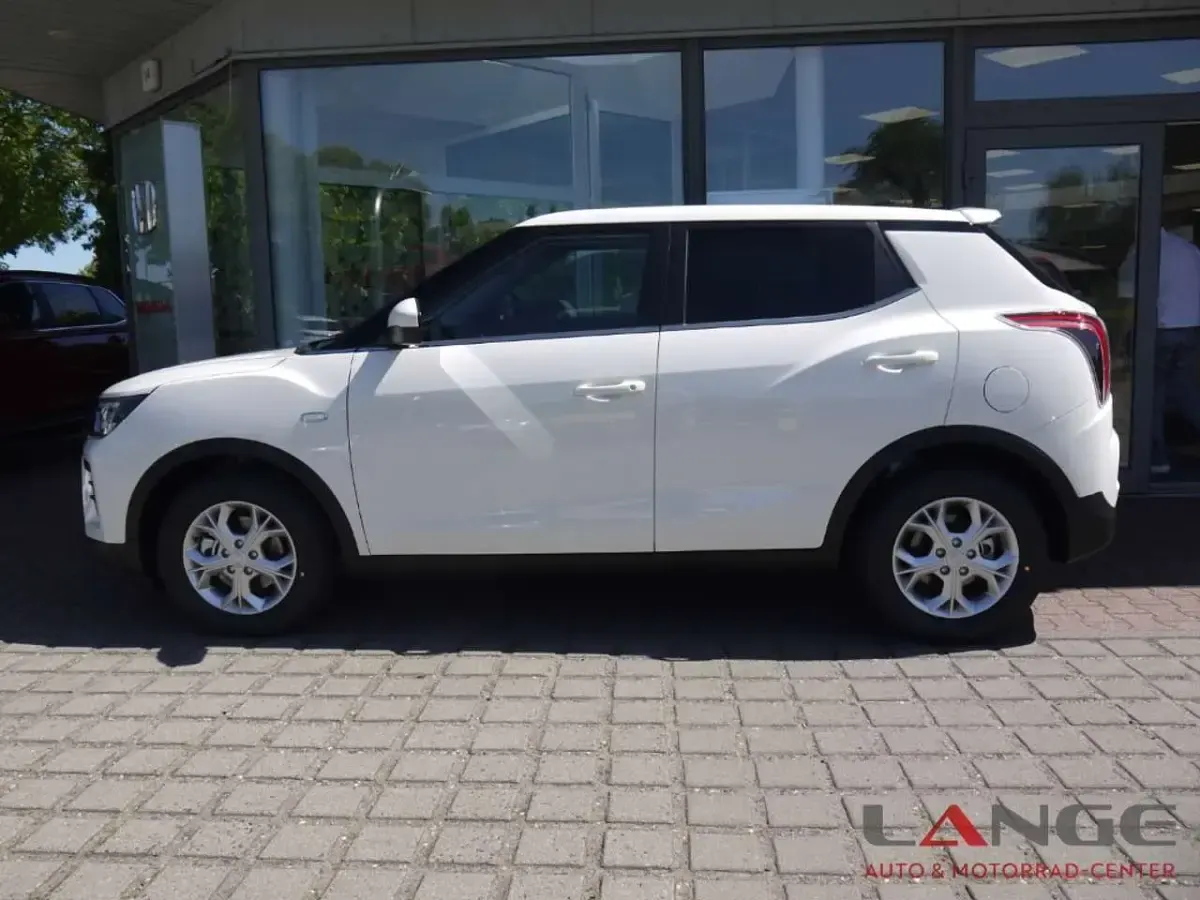 Gebraucht KGM Tivoli 163 PS (119 kW) 2025 Grand white SUV