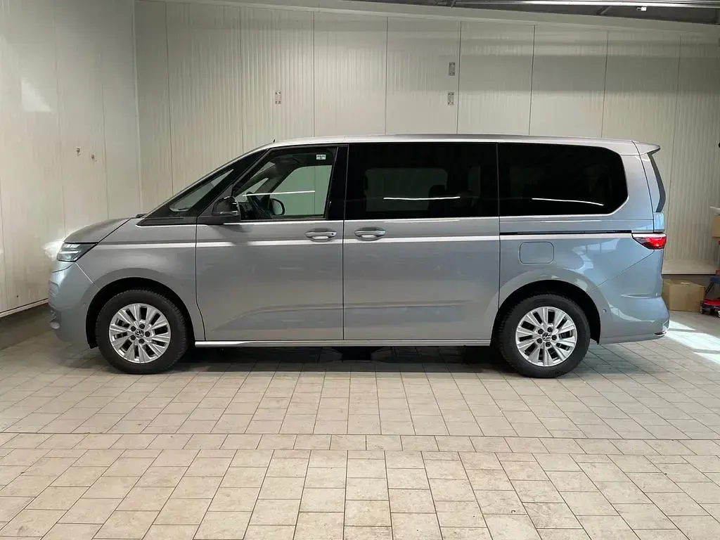 Gebraucht VW Multivan Life 150 PS (110 kW) 2025 Silber Van / Kleinbus