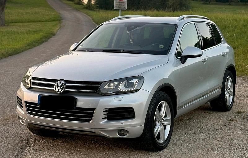 Grau Gebraucht 2013 VW Touareg SUV | 17.300 € (Fairer Preis) - Bild 1/4