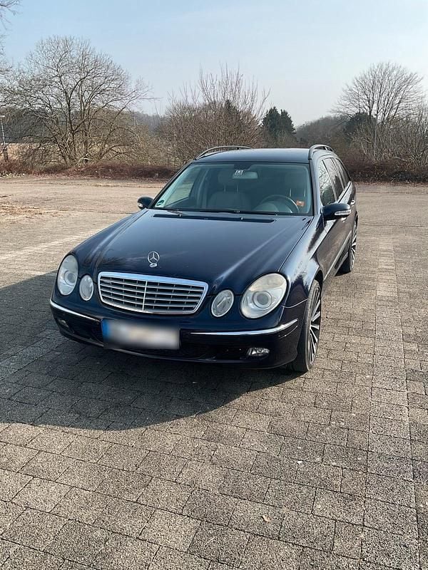 Gebraucht Mercedes E500 306 PS (225 kW) 2005 Blau Kombi