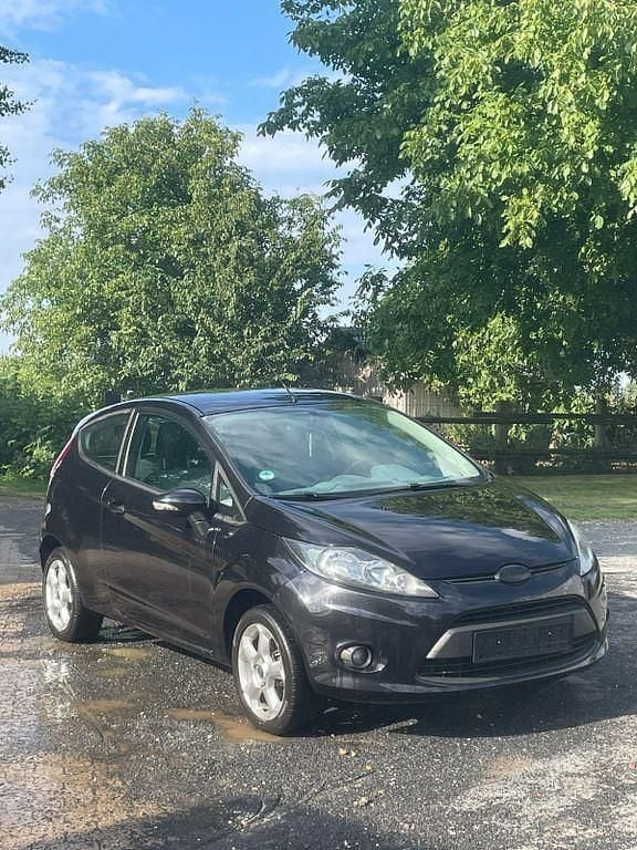 Schwarz Gebraucht 2010 Ford Fiesta Kleinwagen | 1.900 € (Superpreis) - Bild 1/4