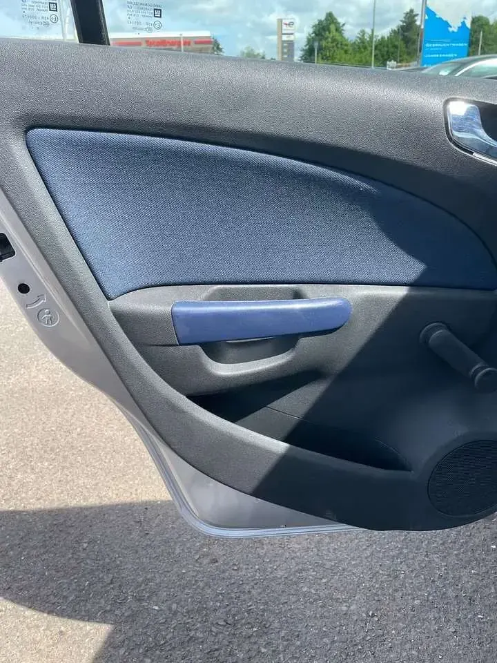 Gebraucht Opel Corsa Edition 90 PS (66 kW) 2008 Silber Kleinwagen