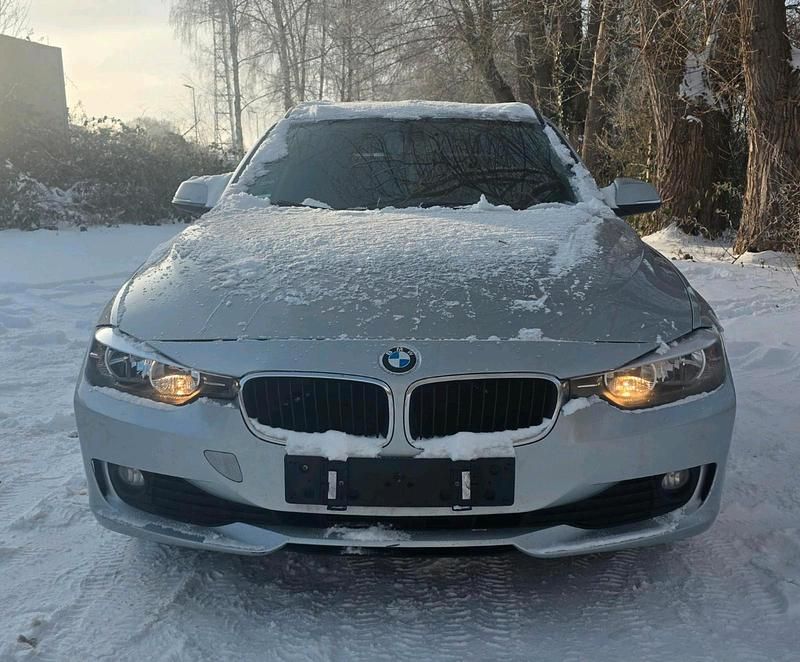 Silber Gebraucht 2015 BMW 318 Kombi | 10.700 € (Superpreis) - Bild 1/4
