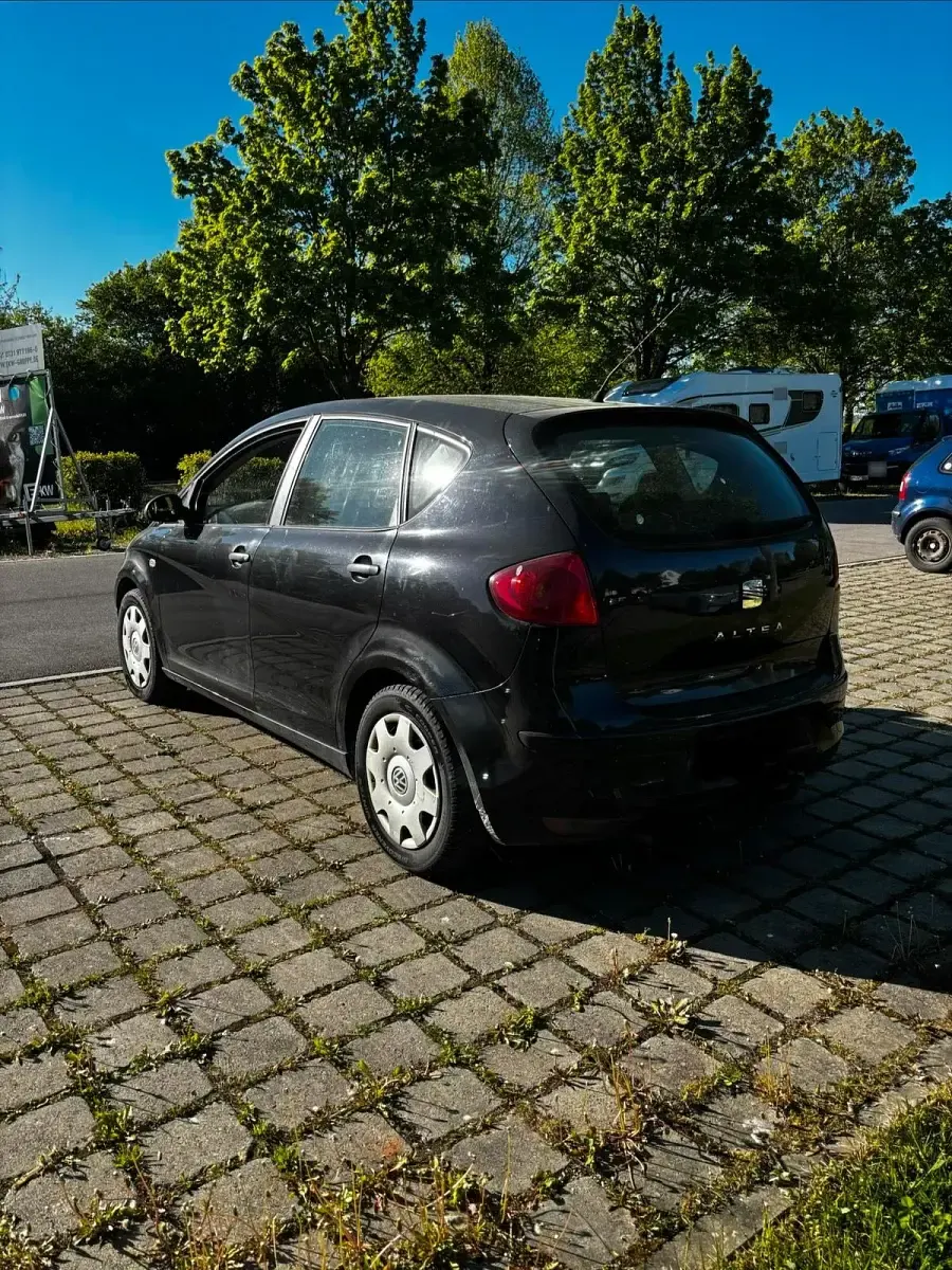 Gebraucht Seat Altea 105 PS (77 kW) 2008 Schwarz Limousine
