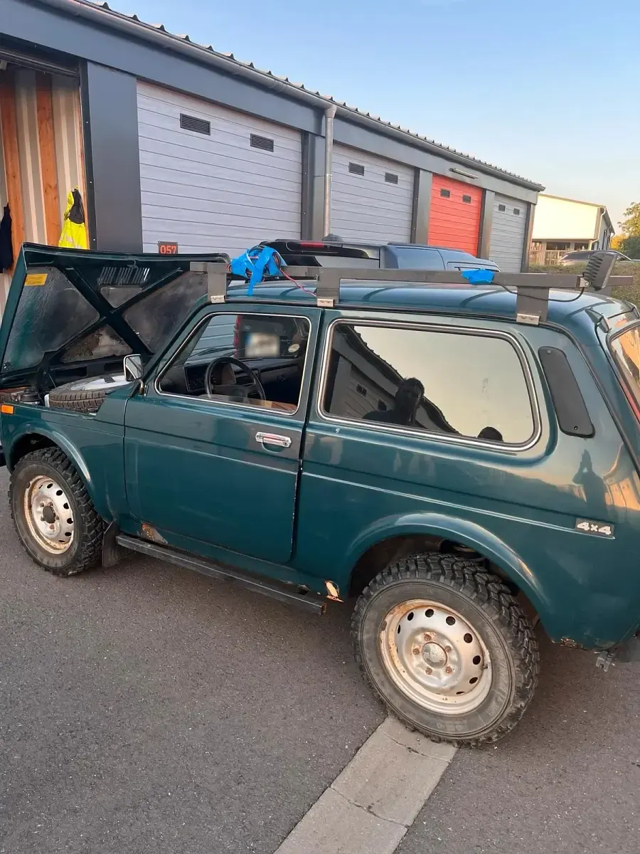Gebraucht Lada niva 82 PS (60 kW) 2009 SUV