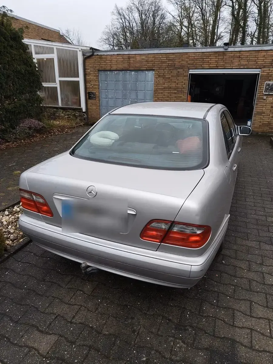 Gebraucht Mercedes E200 165 PS (121 kW) 2002 Limousine