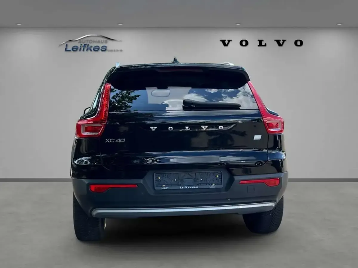 Gebraucht Volvo XC40 Inscription 179 PS (131 kW) 2022 Schwarz SUV