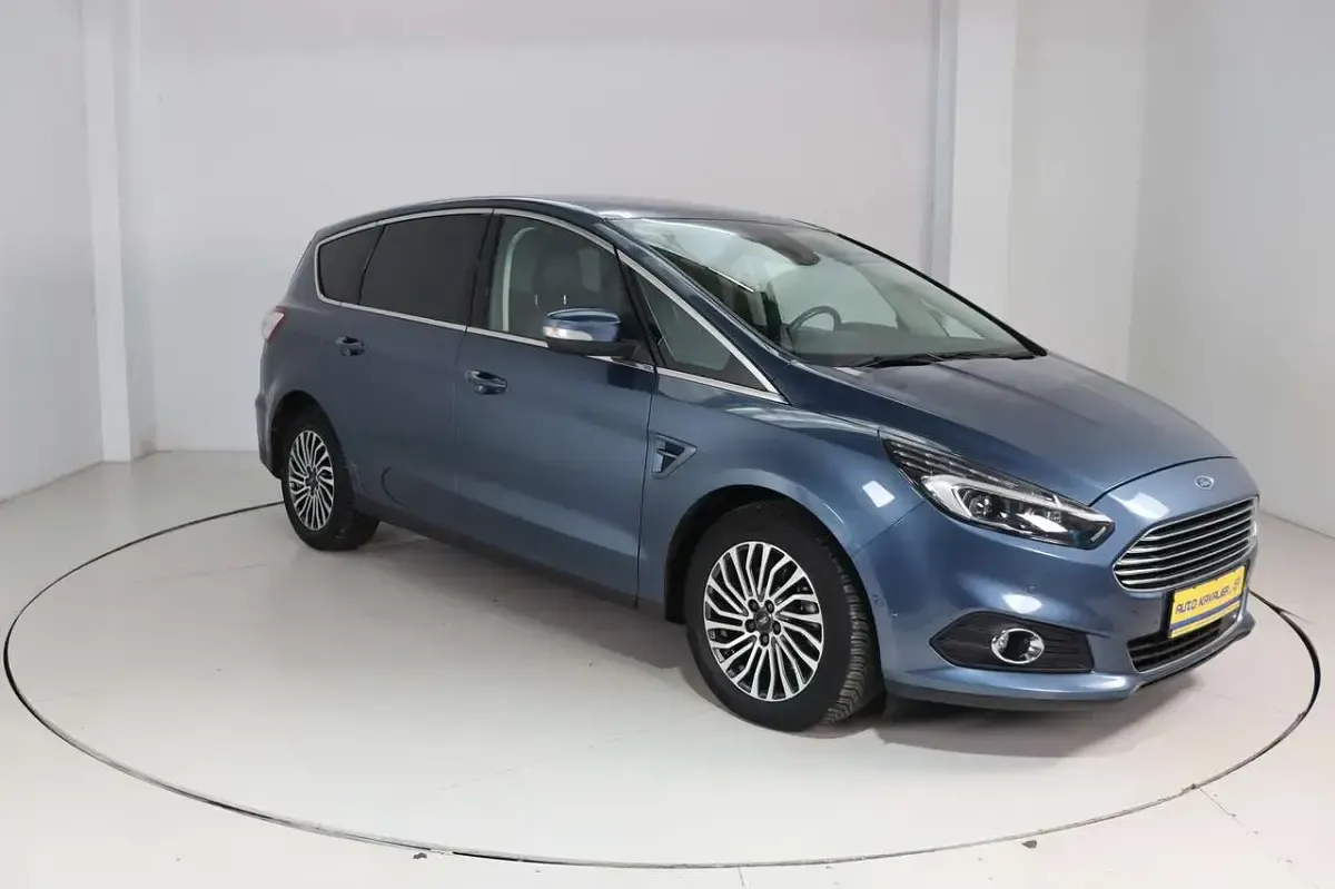 Gebraucht Ford S-MAX Titanium 150 PS (110 kW) 2018 Chromablau metallic Van / Kleinbus