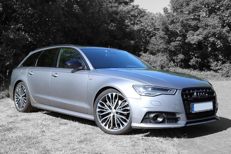 Grau Gebraucht 2017 Audi A6 Ambiente Kombi | 23.950 € (Fairer Preis) - Bild 1/4