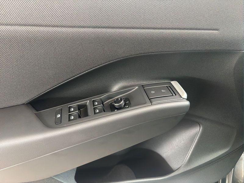 Neu VW T-Roc 116 PS (85 kW) 2025 Grau SUV