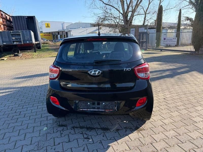 Gebraucht Hyundai i10 Classic 67 PS (49 kW) 2014 Schwarz Kleinwagen
