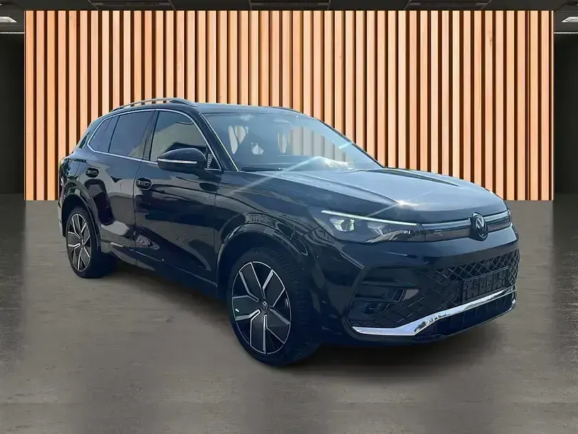Gebraucht VW Tiguan IQ Drive 204 PS (150 kW) 2025 Schwarz SUV