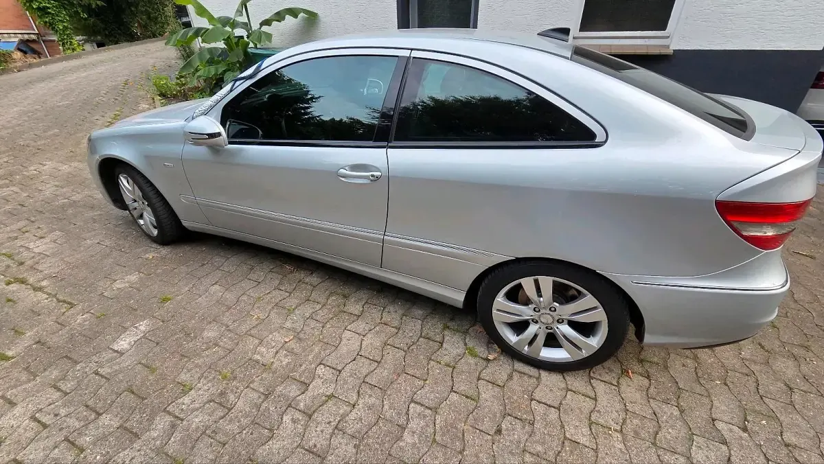 Gebraucht Mercedes CLC200 129 PS (94 kW) 2010 Silber Coupé