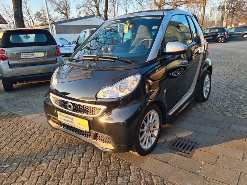 Schwarz Gebraucht 2012 Smart ForTwo Cabrio Passion Cabrio | 8.290 € (Etwas zu teuer) - Bild 1/4