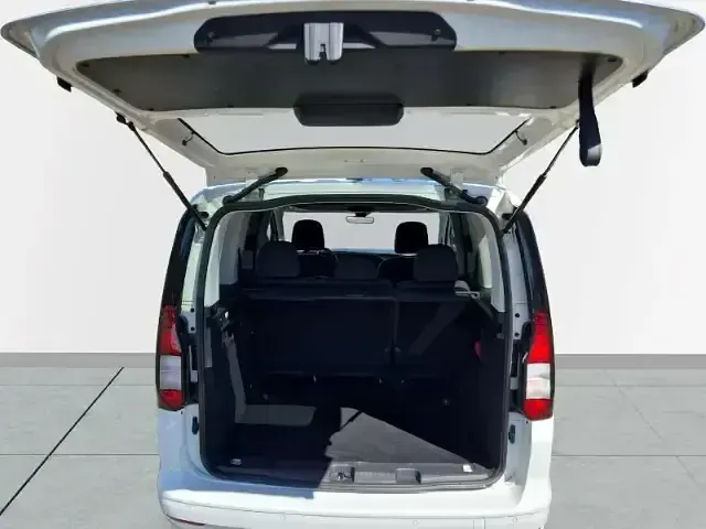 Gebraucht VW Caddy Basis 114 PS (83 kW) 2023 Weiss Van / Kleinbus
