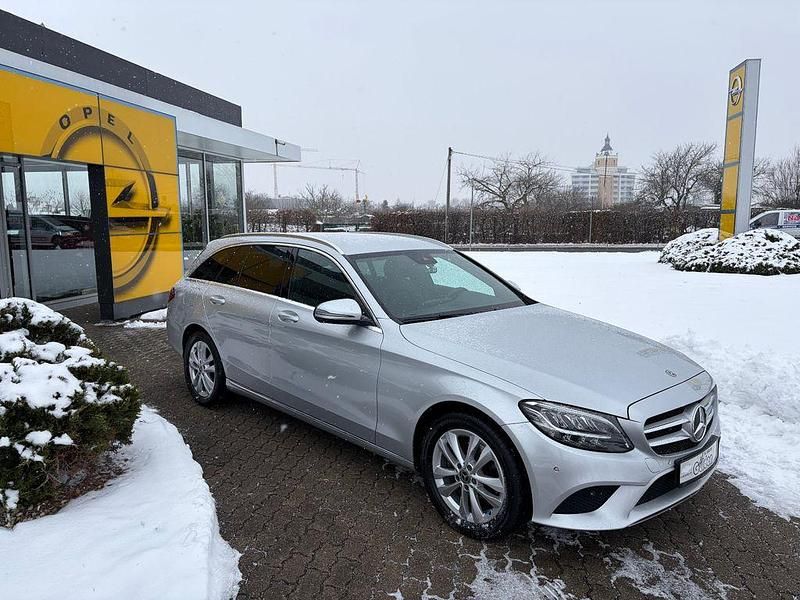Gebraucht Mercedes C220 194 PS (142 kW) 2020 Silber Kombi