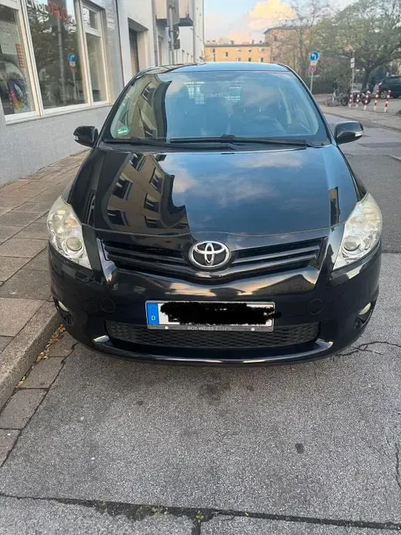 Gebraucht Toyota Auris 99 PS (72 kW) 2010 Schwarz Kleinwagen
