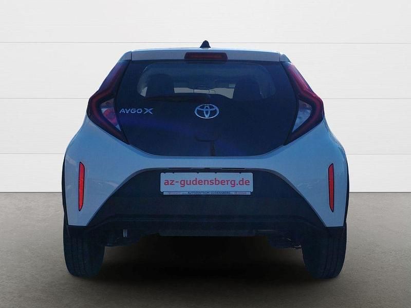 Gebraucht Toyota Aygo X X-play 72 PS (52 kW) 2022 Weiss SUV