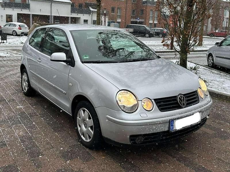 Grau Gebraucht 2002 VW Polo Kleinwagen | 2.399 € (Fairer Preis) - Bild 1/4