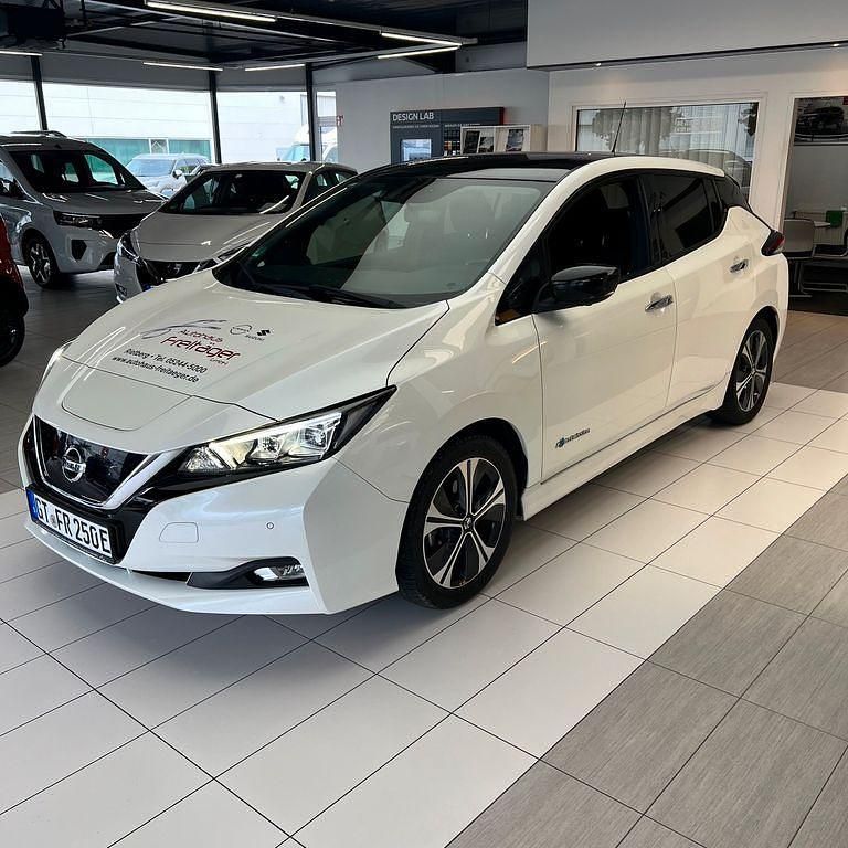 Gebraucht Nissan Leaf N-Connecta 110 kW (150 PS) 2019 Weiß Kleinwagen