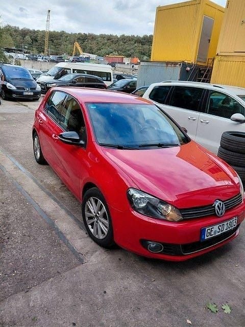 Rot Gebraucht 2011 VW Golf VI Style Limousine | 3.200 € (Superpreis) - Bild 1/4