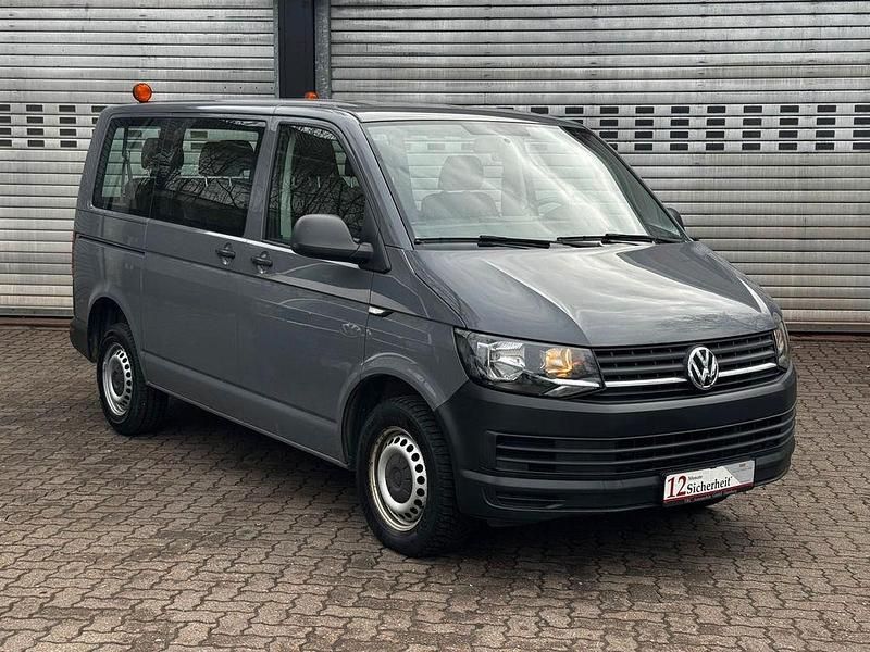 Gebraucht VW Transporter 114 PS (83 kW) 2018 Grau Van
