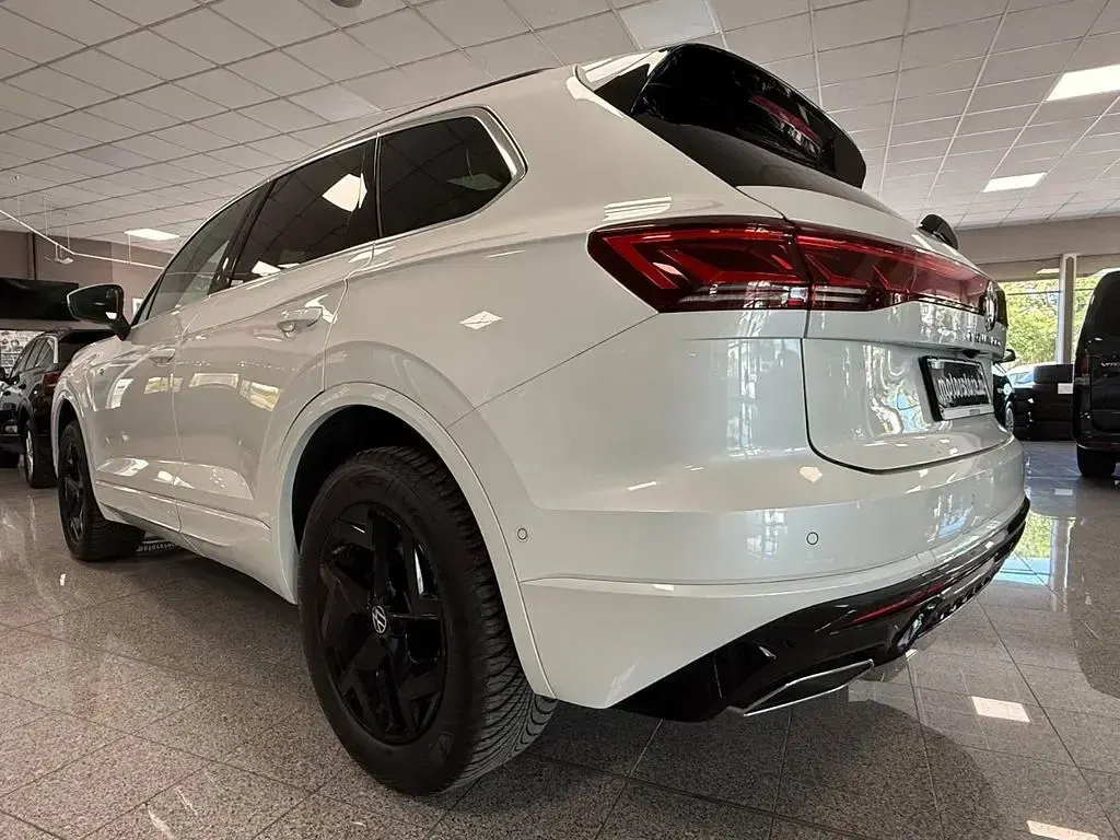 Gebraucht VW Touareg R-line 231 PS (169 kW) 2025 Weiß SUV