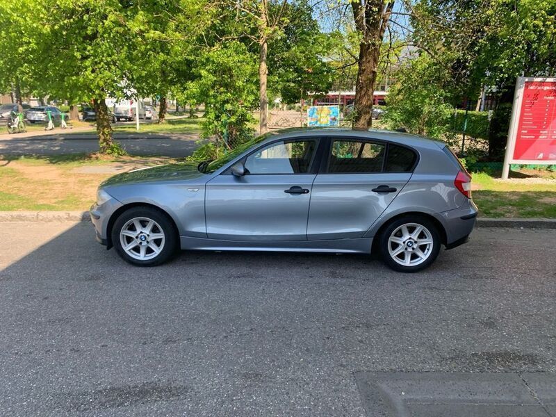 Blau Gebraucht 2005 BMW 116 Kleinwagen | 2.599 € (Guter Preis) - Bild 1/4