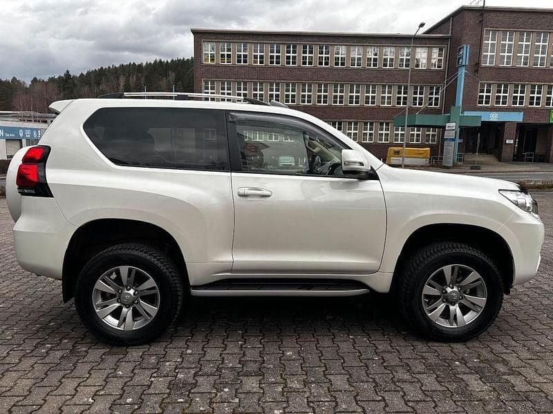 Gebraucht Toyota Land Cruiser Executive 204 PS (150 kW) 2023 Weiß SUV