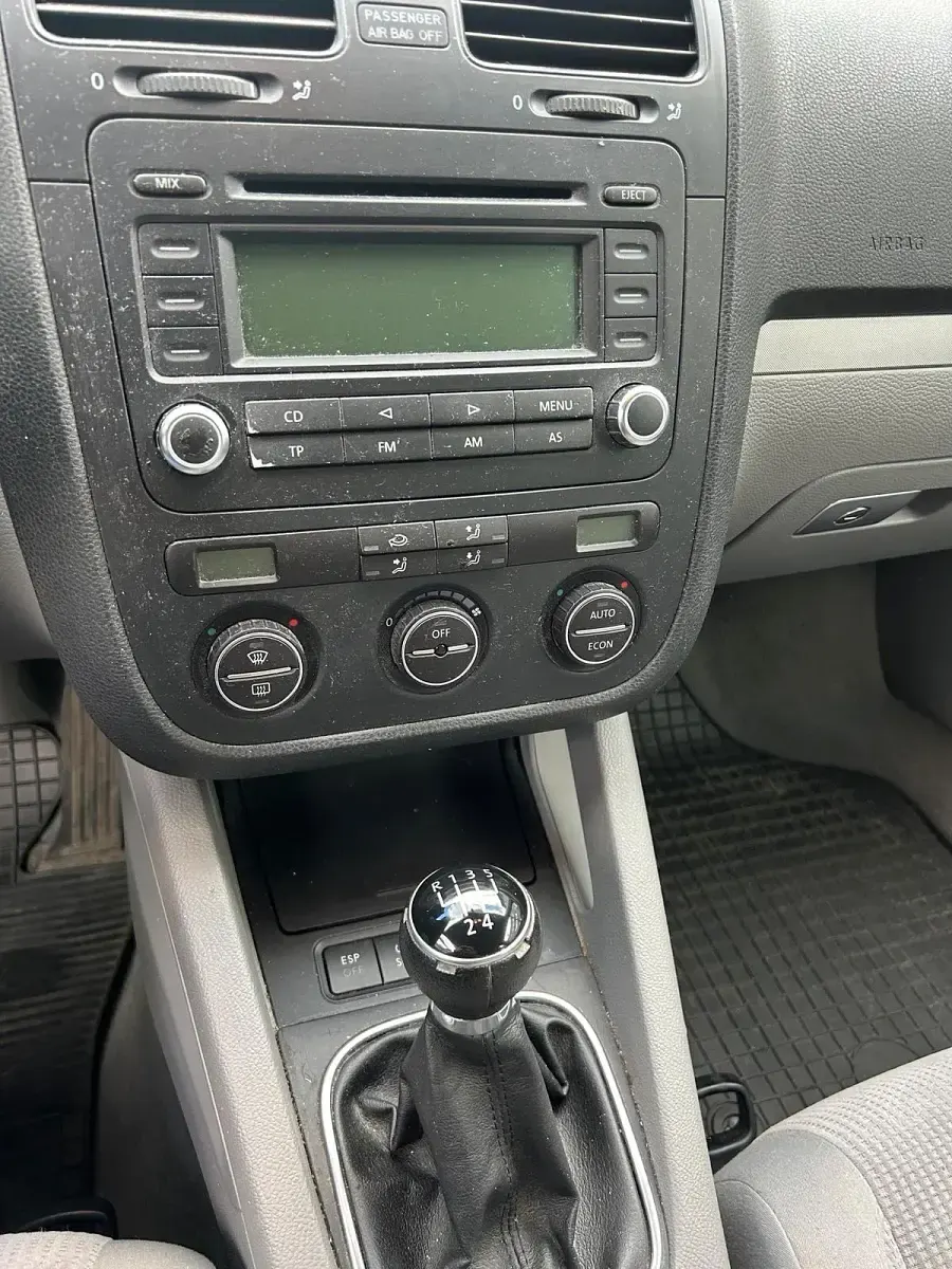 Occasion VW Jetta 102 ch (75 kW) 2006 Argent Berline
