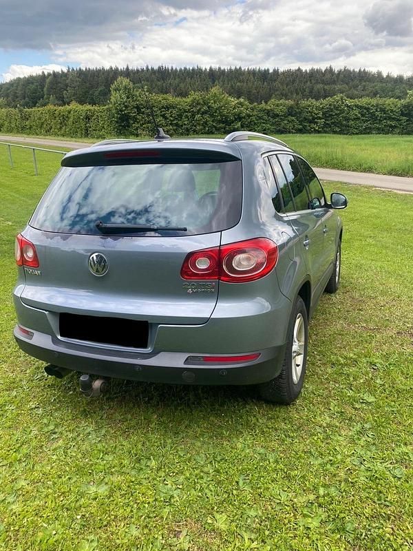 Second-hand VW Tiguan 170 CP (125 kW) 2009 Albastru SUV