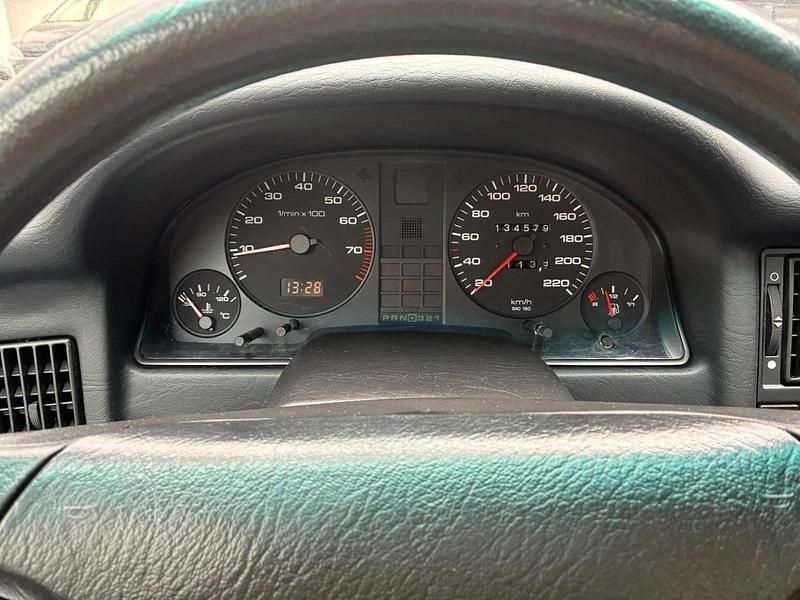 Second-hand Audi 80 116 CP (85 kW) 1994 Argintiu Berlinǎ