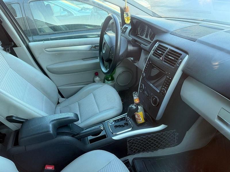 Gebraucht Mercedes B180 109 PS (80 kW) 2005 Grau Van / Kleinbus