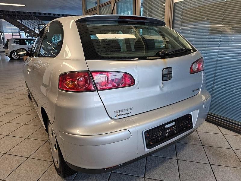 Gebraucht Seat Ibiza 101 PS (74 kW) 2004 Silbermet. (metallic) Kleinwagen